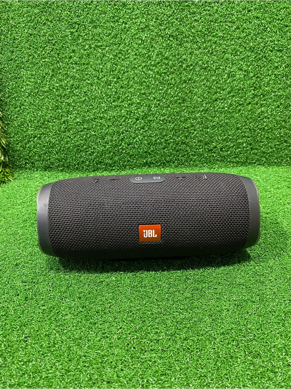 JBL Charge 3 Black Portable Bluetooth Speaker - Durable Wireless Audio
(Sep 026)